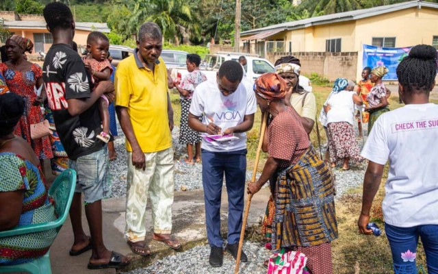 Viola Diabetes Foundation Volunteer gathering Data directly from the people.